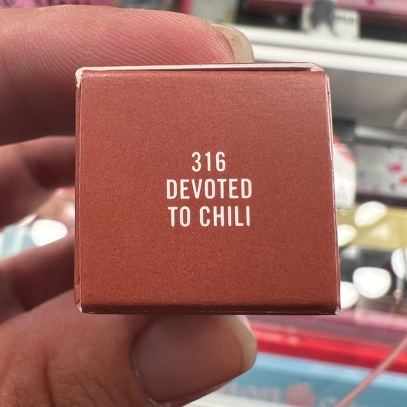 MAC Cosmetics: PowerKiss Lipstick (316-Devoted To Chili) - Picture 2 of 3